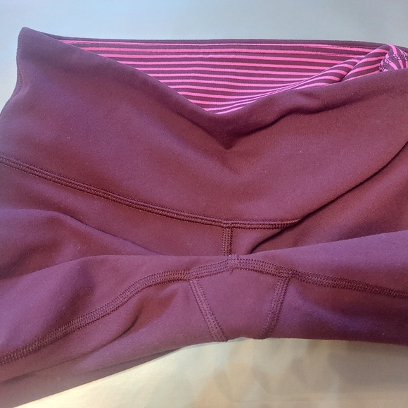 Lululemon Women's leggings SIZE 2 - Picture 9 of 12